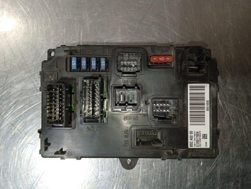  CAJA RELES / FUSIBLES Peugeot 407 
