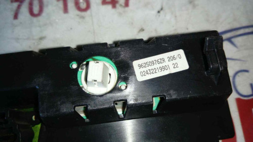  PANTALLA MULTIFUNCION PEUGEOT 206 