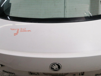 PORTON TRASERO, SKODA, SUPERB BERLINA (3V3)