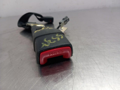 ENGANCHE CINTURON TRASERO DERECHO, TOYOTA, YARIS (KSP1/NLP1/NSP1)