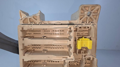 CAJA RELES / FUSIBLES, TOYOTA, YARIS (NCP1/NLP1/SCP1)