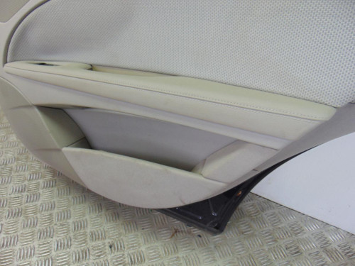 PUERTA TRASERA DERECHA used