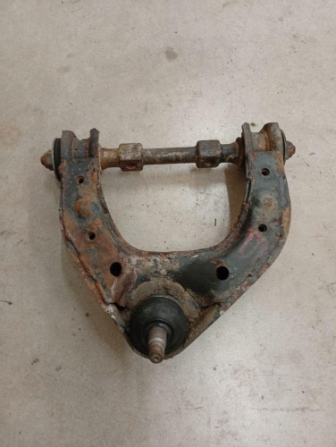 BRAZO SUSPENSION INFERIOR DELANTERO DERECHO MITSUBISHI L200 (K34T) 