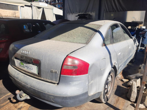  AUDI A6 BERLINA (4B2) 