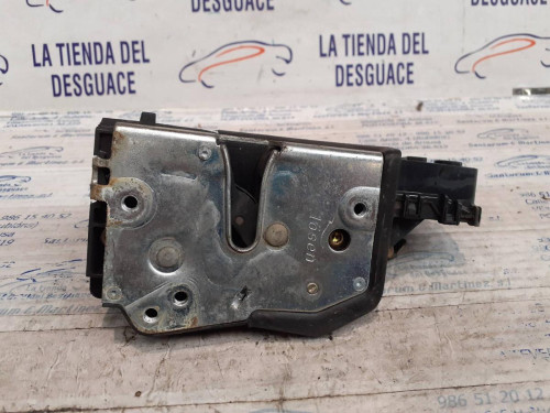  CERRADURA PUERTA TRASERA DERECHA 