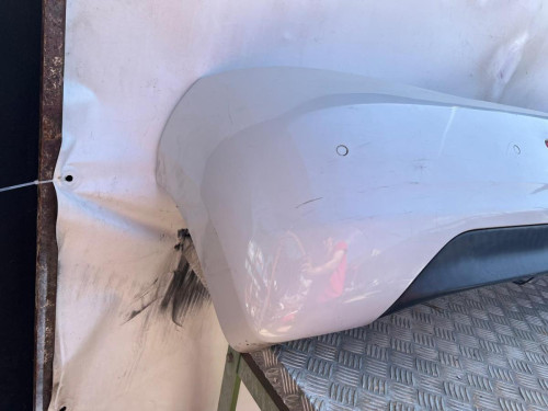 PARAGOLPES TRASERO 