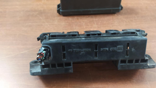 CAJA RELES / FUSIBLES Nissan TERRANO II (R20) 