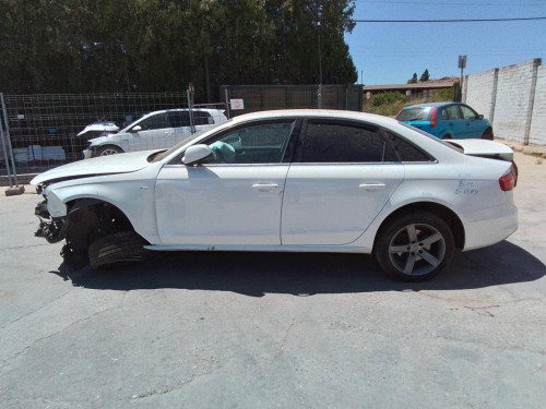  AUDI A4 BERLINA (8K2) 
