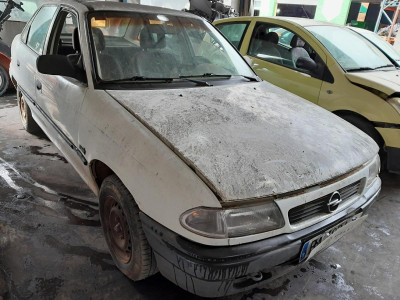 OPEL ASTRA F BERLINA