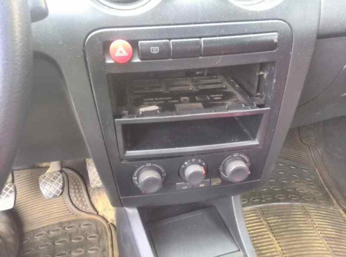 SEAT IBIZA (6L1) — vehículo donante para recambios 