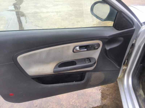 SEAT IBIZA (6L1) — vehículo donante para recambios 