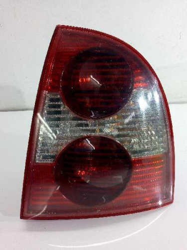  PILOTO TRASERO DERECHO Volkswagen PASSAT BERLINA (3B3) 