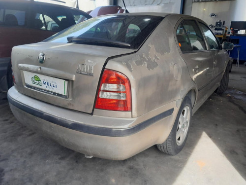 SKODA OCTAVIA BERLINA (1U2) 