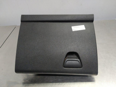 GUANTERA, FORD, KUGA (CBS)