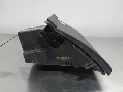 GUANTERA, FORD, KUGA (CBS)