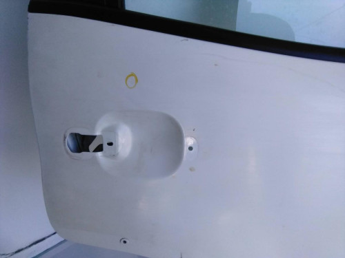 PUERTA TRASERA DERECHA Nissan TERRANO II (R20) 