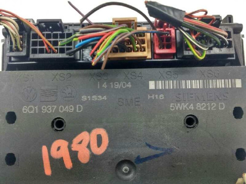  CAJA RELES / FUSIBLES Seat IBIZA (6L1) 