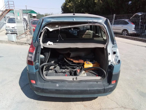 RENAULT SCENIC II (JM) — vehículo donante para recambios 