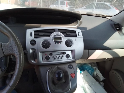RENAULT SCENIC II (JM) — vehículo donante para recambios 