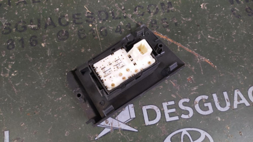 MANDO ELEVALUNAS TRASERO DERECHO TOYOTA AURIS (E18) 
