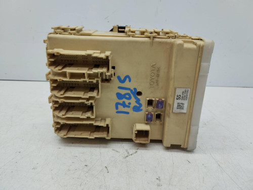 CAJA RELES / FUSIBLES TOYOTA AURIS (E18) 