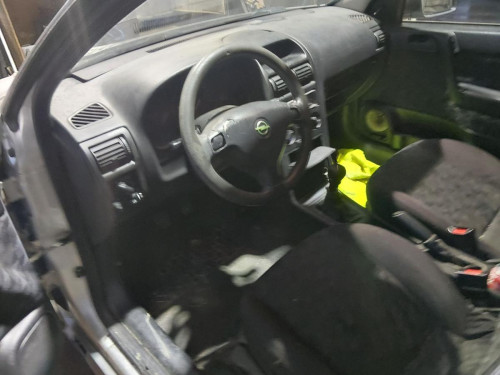 OPEL ASTRA G BERLINA — vehículo donante para recambios 