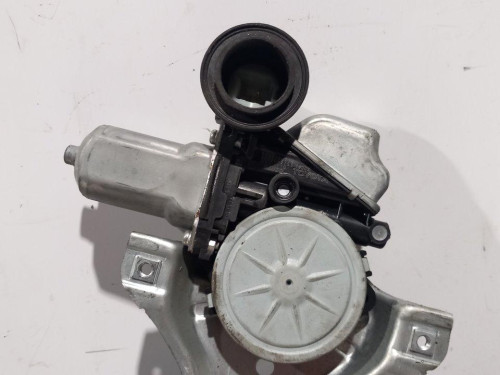 ELEVALUNAS DELANTERO IZQUIERDO Toyota YARIS (KSP1/NLP1/NSP1) 