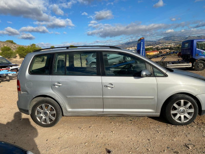 VOLKSWAGEN TOURAN (1T1)