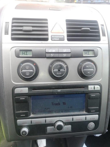  VOLKSWAGEN TOURAN (1T2) 