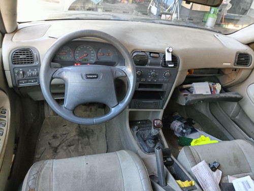 VOLVO S40 BERLINA — автомобиль-донор на запчасти 