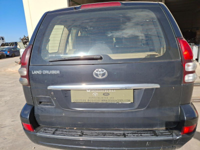 TOYOTA LAND CRUISER (J12)