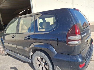 TOYOTA LAND CRUISER (J12)