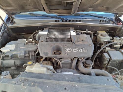 TOYOTA LAND CRUISER (J12) — vehículo donante para recambios 
