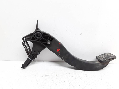 PEDAL EMBRAGUE IVECO DAILY FURGÓN 