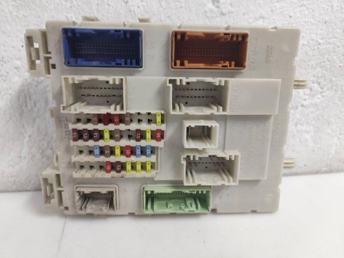  CAJA RELES / FUSIBLES FORD 