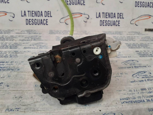  CERRADURA PUERTA TRASERA DERECHA 