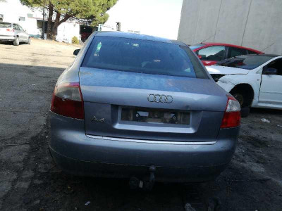 AUDI A4 BERLINA (8E)