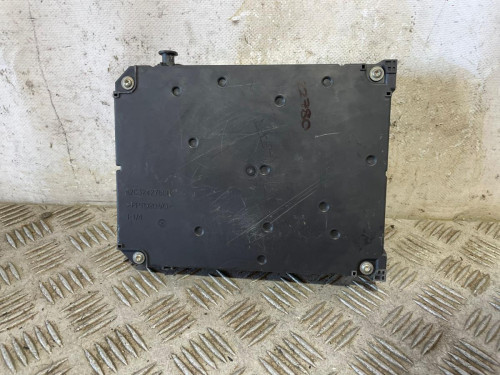 CAJA RELES / FUSIBLES 