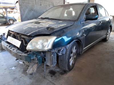 TOYOTA AVENSIS BERLINA (T25)