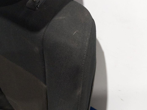  ASIENTO DELANTERO IZQUIERDO 