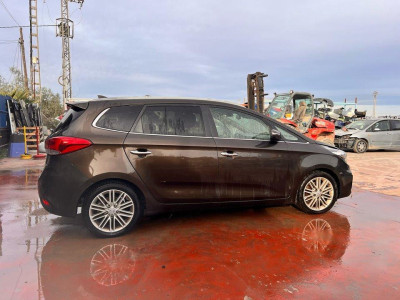KIA CARENS (RP)