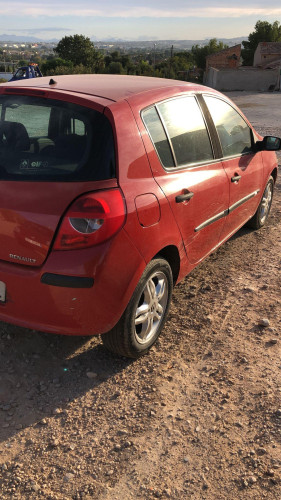 RENAULT CLIO III — Donor Vehicle for Used Parts 