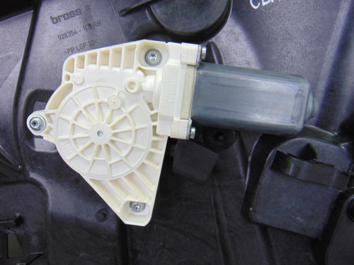 ELEVALUNAS DELANTERO DERECHO, MERCEDES-BENZ, CLASE CLA (BM 117)