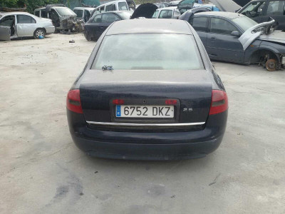 AUDI A6 BERLINA (4B2)