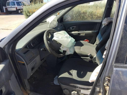 Kia Carens (RS)(2003->) — vehículo donante para recambios 