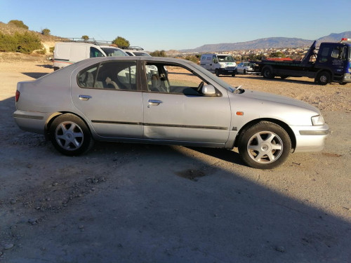 NISSAN PRIMERA BERLINA (P11) — vehículo donante para recambios 