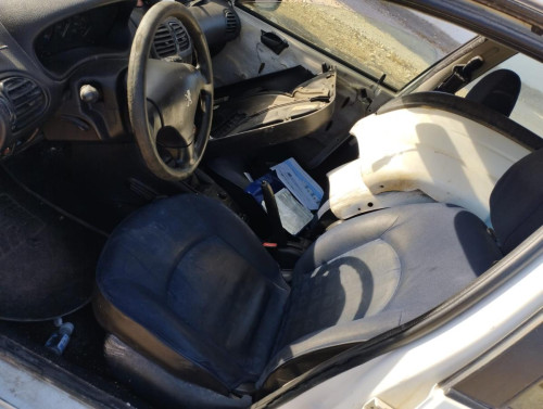 PEUGEOT 206 — vehículo donante para recambios 