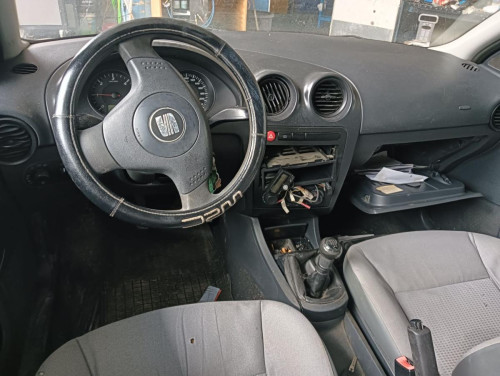 SEAT IBIZA (6L1) — vehículo donante para recambios 