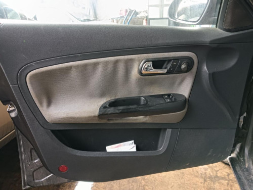 SEAT IBIZA (6L1) — vehículo donante para recambios 