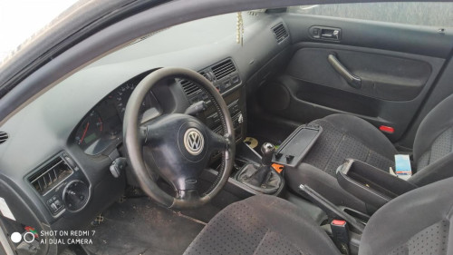  VOLKSWAGEN BORA BERLINA (1J2)(1998) 